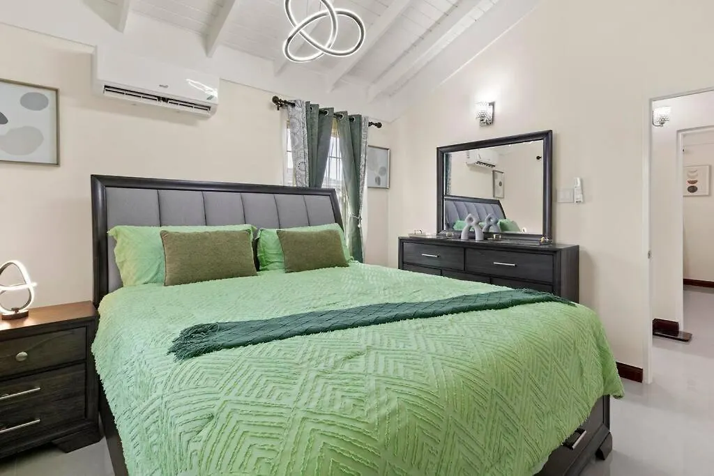 Fully Air Conditioned Colbeck Manor - The Geenie Gates Old Harbour