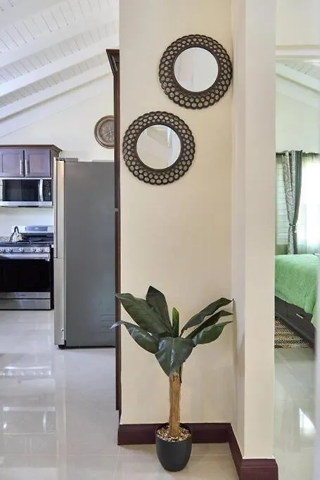 Fully Air Conditioned Colbeck Manor - The Geenie Gates Old Harbour